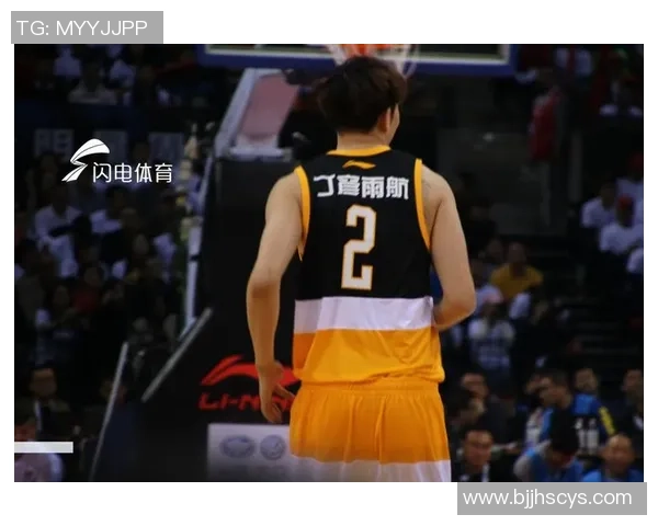 足球明星卢西诺的传奇人生与场上风采全解析 足球明星卢西诺的传奇人生与场上风采全解析