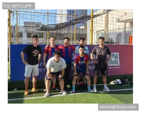 足球明星在篮球场上的精彩表现与运动天赋的完美结合