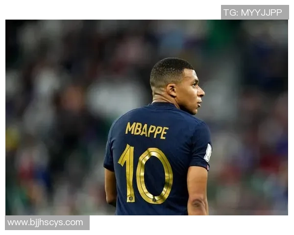 足球明星热衷佩戴的奢华饰品揭秘与时尚风潮的完美结合 足球明星热衷佩戴的奢华饰品揭秘与时尚风潮的完美结合